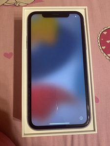 iPhone 11 64 ГБ (4 фото из 4)