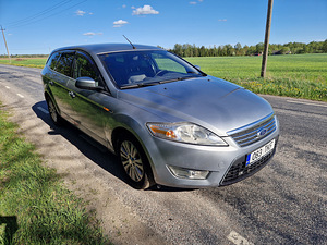Ford Mondeo 1.8 td ghia 2008 (1 foto / 8)
