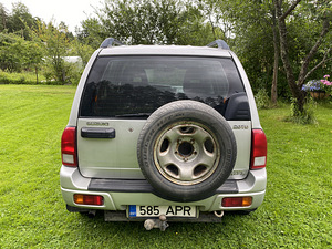 Suzuki Grand Vitara 2.0td MT (4 foto / 8)