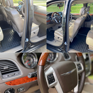 Chrysler Town & Country 3.6 211kw Limited (3 foto / 15)