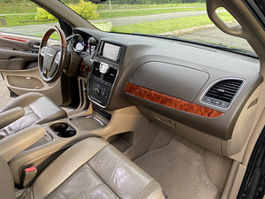 Chrysler Town & Country 3.6 211kw Limited (9 foto / 15)