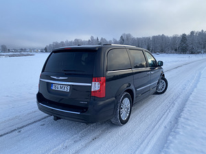 Chrysler Town & Country 3.6 211kw Limited (14 foto / 15)