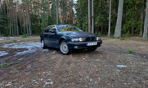 BMW E39 523i 1998 (1 фото из 14)