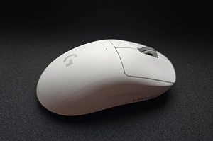 Logitech G Pro X Superlight - kerge juhtmevaba mänguri hiir (2 foto / 4)