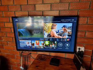 LED телевизор Philips 42" (без подставки) (1 фото из 2)