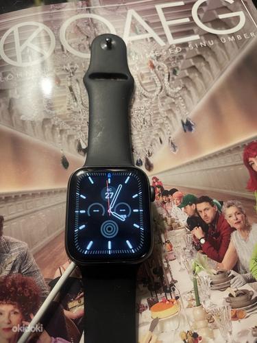 Apple Watch 4 44 мм космический серый (фото #1)