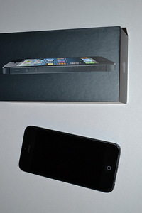 Новий телефон Apple iphone 5