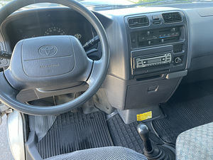 Toyota hiace (5 foto / 6)
