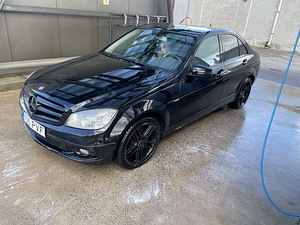 MERCEDES-BENZ C320 2008 (2 foto / 4)