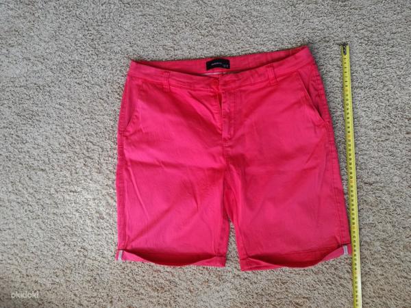 Naiste Reserved punased stretš lühikesed püksid, suurus 38 (foto #1)