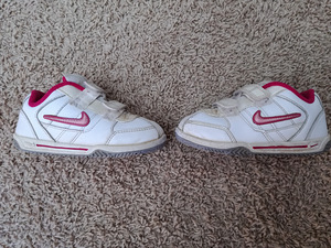 Nike tossud, suurus 25