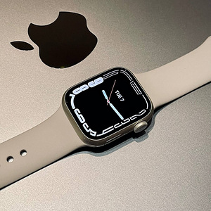 Apple Watch Series 7 (41 mm) GPS : Starlight (1 foto / 8)