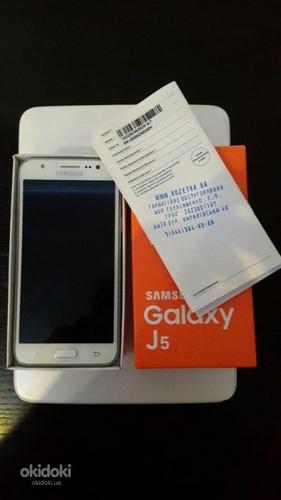 Телефон самсунг Galaxy j5 (фото #1)