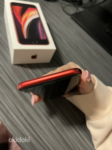 iPhone SE 2020 64gb red (фото #4)