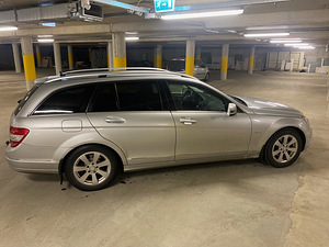 Mercedes-Benz C 220 Avantgarde HK 2.1 125kW (5 foto / 8)