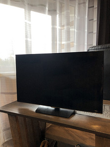 LED Samsung Smart TV 32" (80 cm) (2 foto / 6)