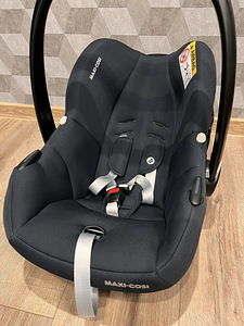 Maxi-Cosi turvatool Isofixi alusega Familyfix3 (4 foto / 9)