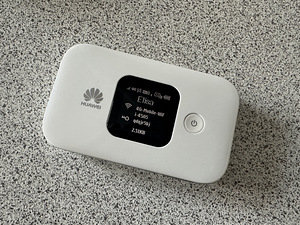 Huawei E5577s-321 карманный 4G роутер (1 фото из 3)