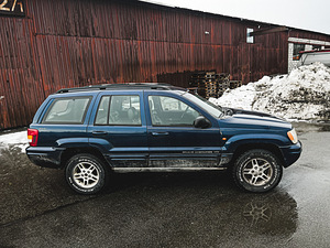 Jeep Grand Cherokee (4 foto / 8)