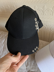 Новые бейсболки (4 фото из 5)