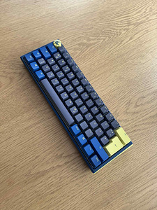 Ducky One 3 Mini w/ Gateron Yellow pre-lubed switches (1 foto / 4)