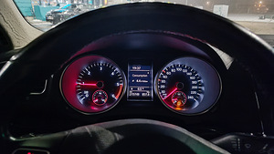 Volkswagen golf 77kw TDI (14 foto / 15)