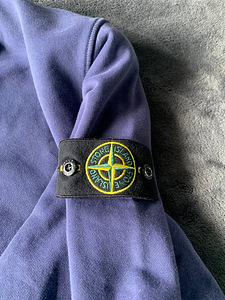 Stone Island (3 фото из 5)