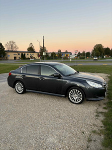 Subaru Legacy (1 фото из 8)