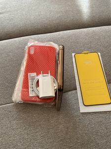iPhone XS Max 64GB Gold Heas Seisukorras (6 foto / 7)