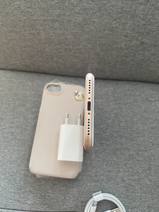 iPhone 8 64GB Gold (4 foto / 6)