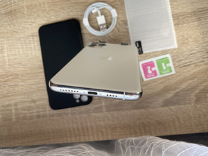 iPhone 11 Pro Max, 64 ГБ, серебристый (6 фото из 6)