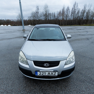 Kia Rio 1.4 71kW bensiin manuaal (6 foto / 9)