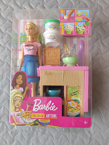 Кафе с лапшой Barbie, упаковка сзади частично открыта (1 фото из 2)