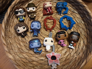 Kinder joy STRANGER THINGS (3 foto / 3)