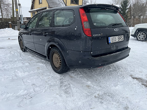 Ford Focus (2 foto / 5)