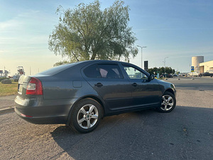 Skoda Octavia 1.2TSI 2011 (6 foto / 13)