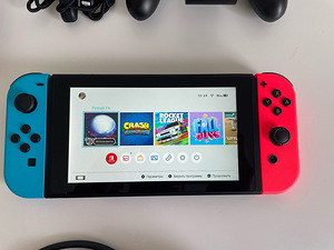 Nintendo Switch + 2 игры + чехол Марио (3 фото из 6)