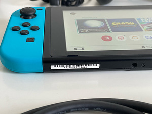 Nintendo Switch + 2 игры + чехол Марио (6 фото из 6)