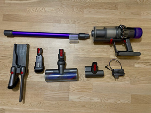 Dyson V11 Animal Plus (new engine and main body) (1 foto / 4)