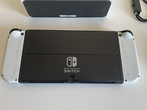 Nintendo Switch OLED White + чехол (6 фото из 6)