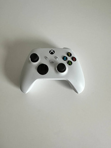 Xbox Series S полный комплект (2 foto / 3)