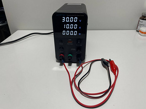 Wanptek laboratoorne toiteplokk 0-30V 0-10A (2 foto / 7)