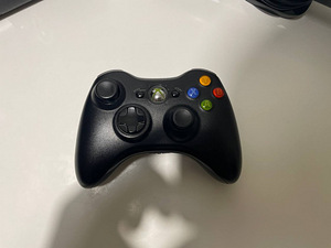Xbox 360E 500GB Freeboot + Kinect + Free Games! (6 foto / 7)