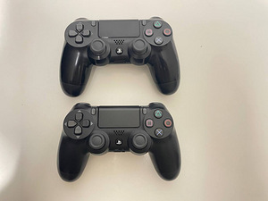 Sony Dualshock 4 V2 juhtmevabad kontrollerid PS4 jaoks (1 foto / 2)