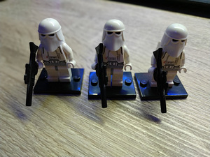 Snowtrooper Speeder and Snowtroopers (2 foto / 2)