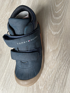 Uus, uus. Tommy Hilfiger (2 foto / 2)