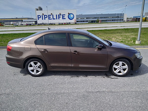 Volkswagen Jetta 1.4 TSI 90kW (5 foto / 12)