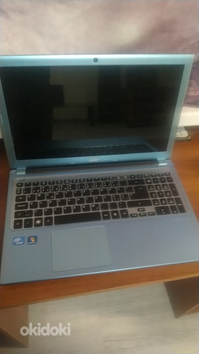 Ноутбук Acer и планшетный компьютер Lenovo (фото #2)