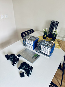 Playstation 2 + игры (2 фото из 3)