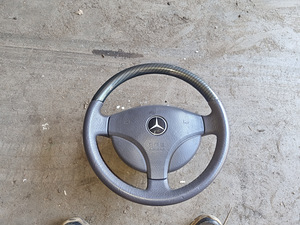Müüa pool nahk/carbon orginaal mercedes-benz rool (1 foto / 2)
